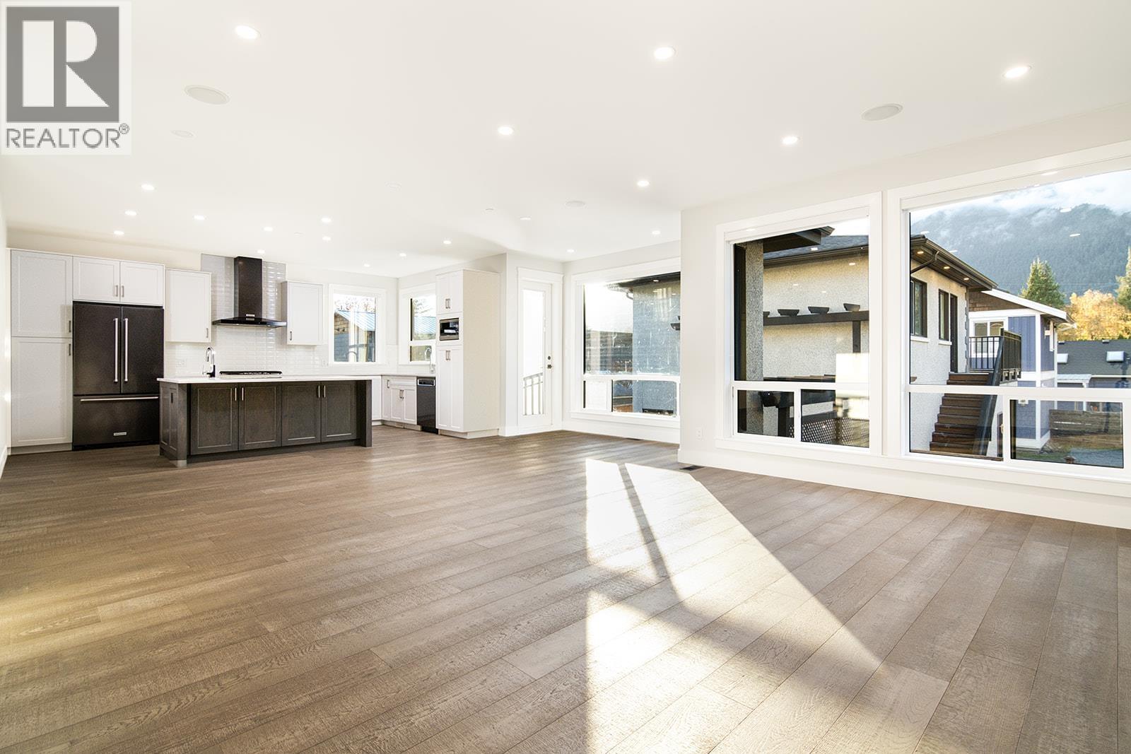 38883 BRITANNIA AVENUE, Squamish