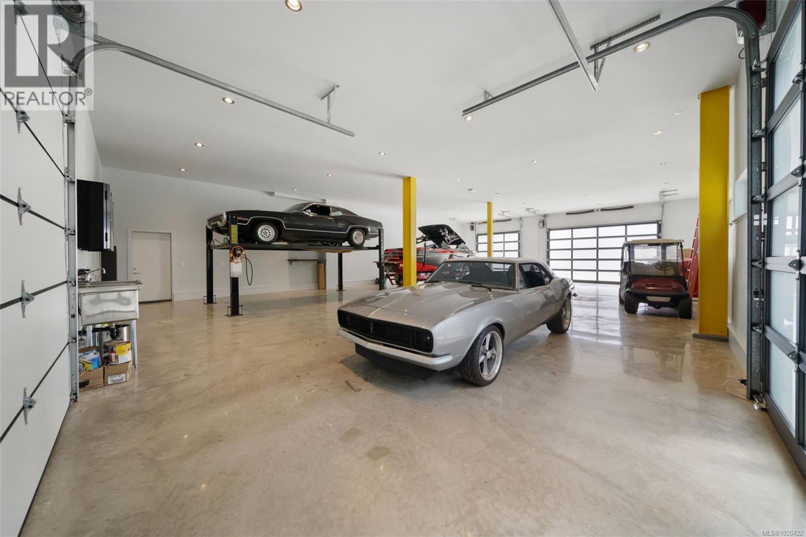 3281 McGuire Way, Nanaimo