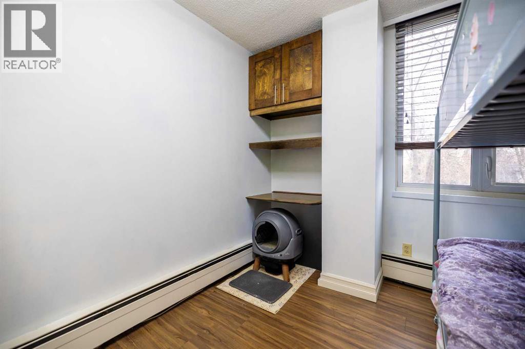 Single Family House for Sale in   Dalton Drive NW Dalhousie Calgary 