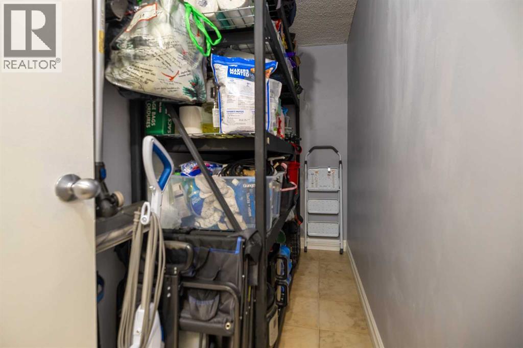 Single Family House for Sale in   Dalton Drive NW Dalhousie Calgary 