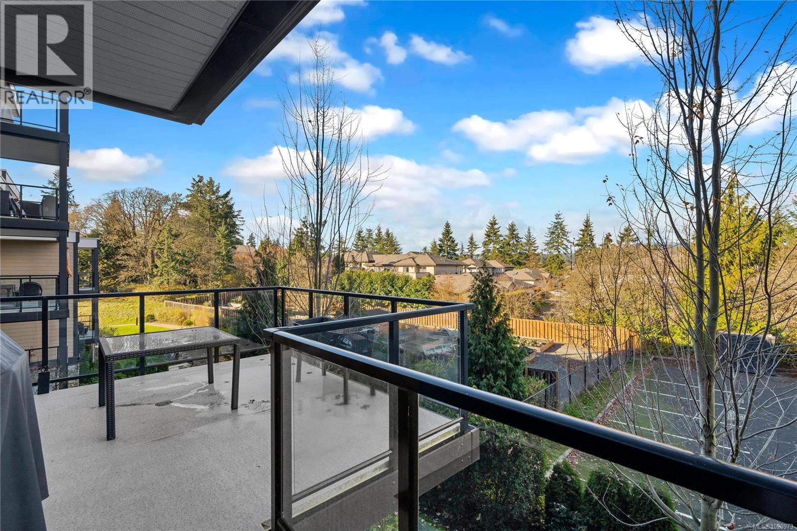 204 741 Travino Lane, Saanich