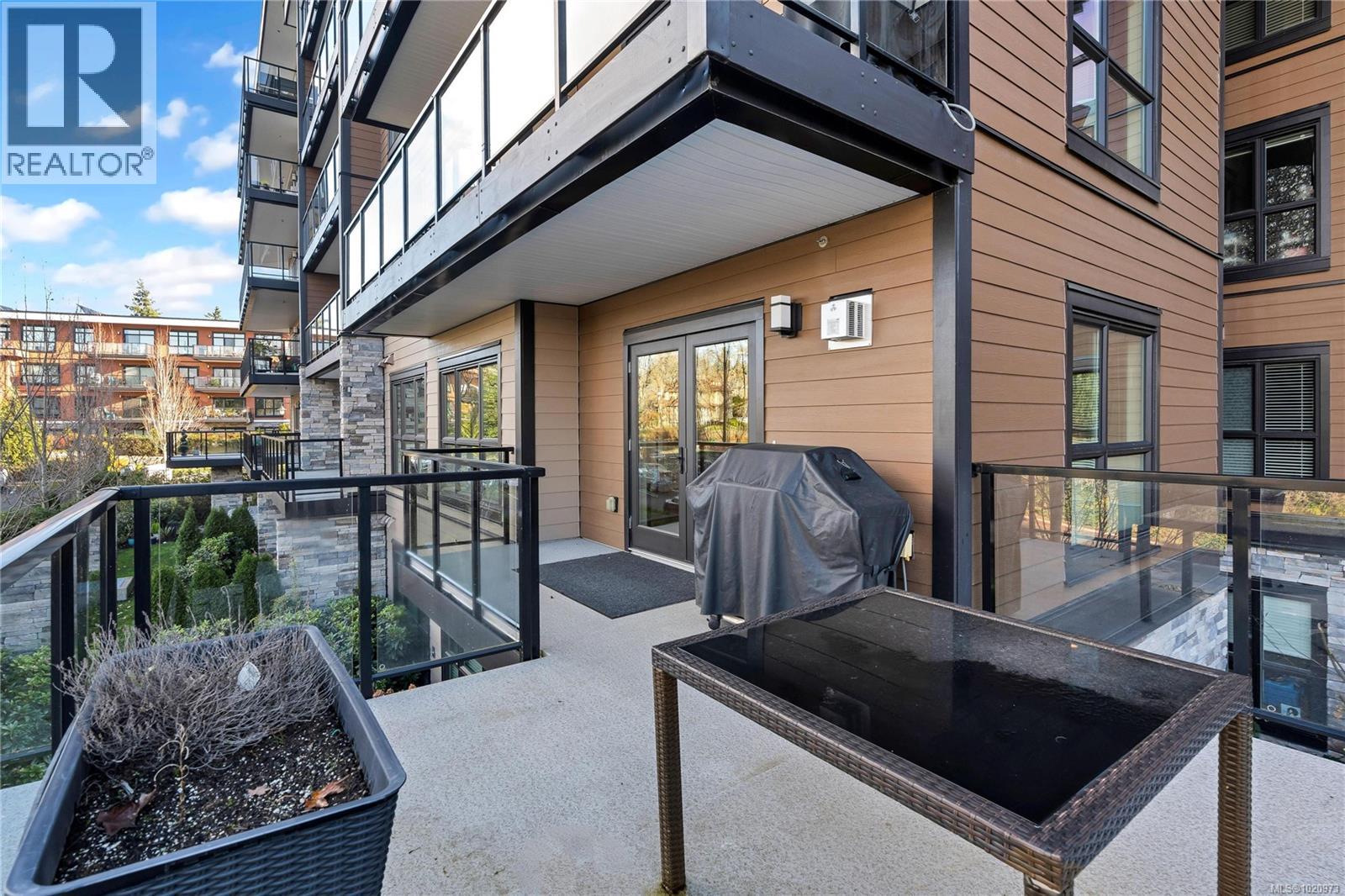 204 741 Travino Lane, Saanich