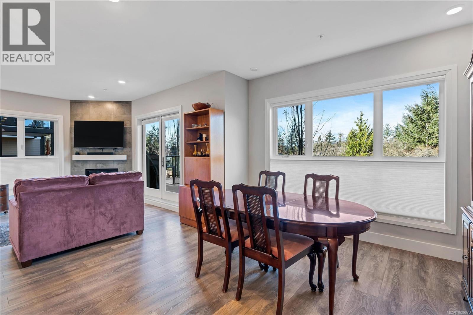 204 741 Travino Lane, Saanich