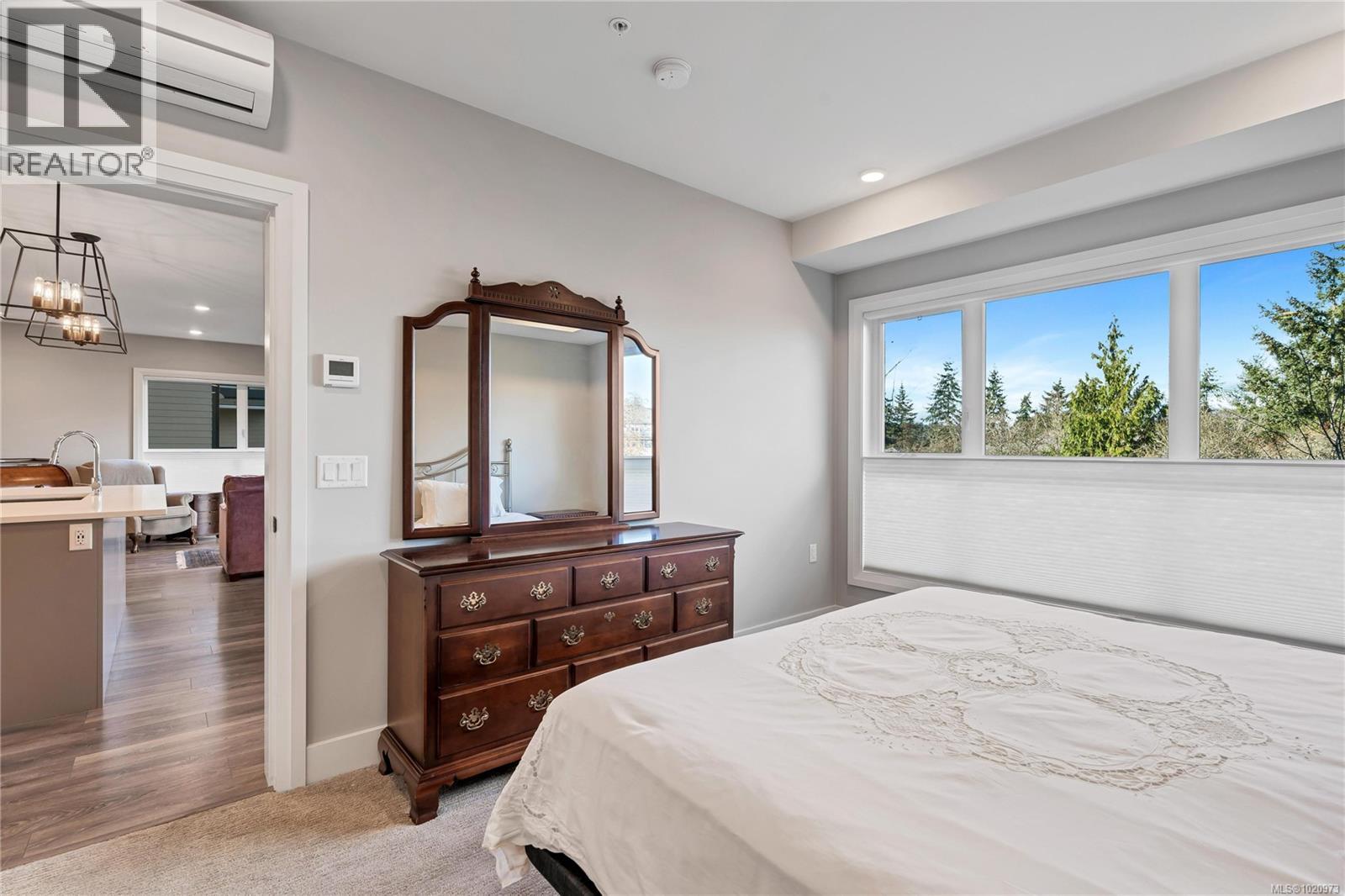 204 741 Travino Lane, Saanich