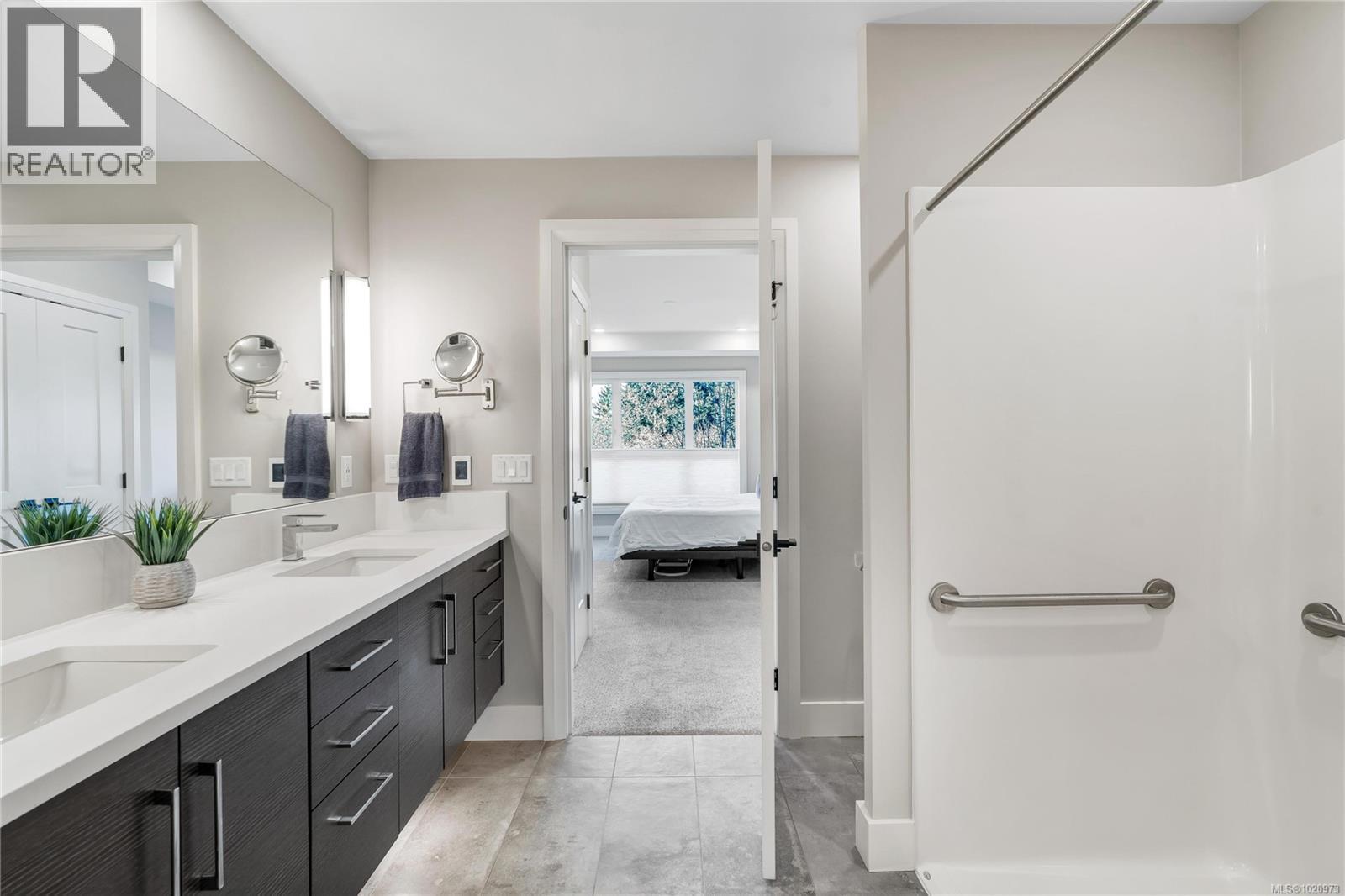 204 741 Travino Lane, Saanich