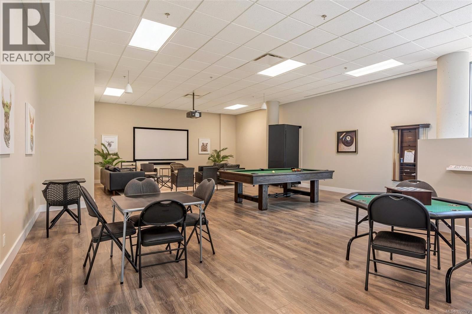 204 741 Travino Lane, Saanich