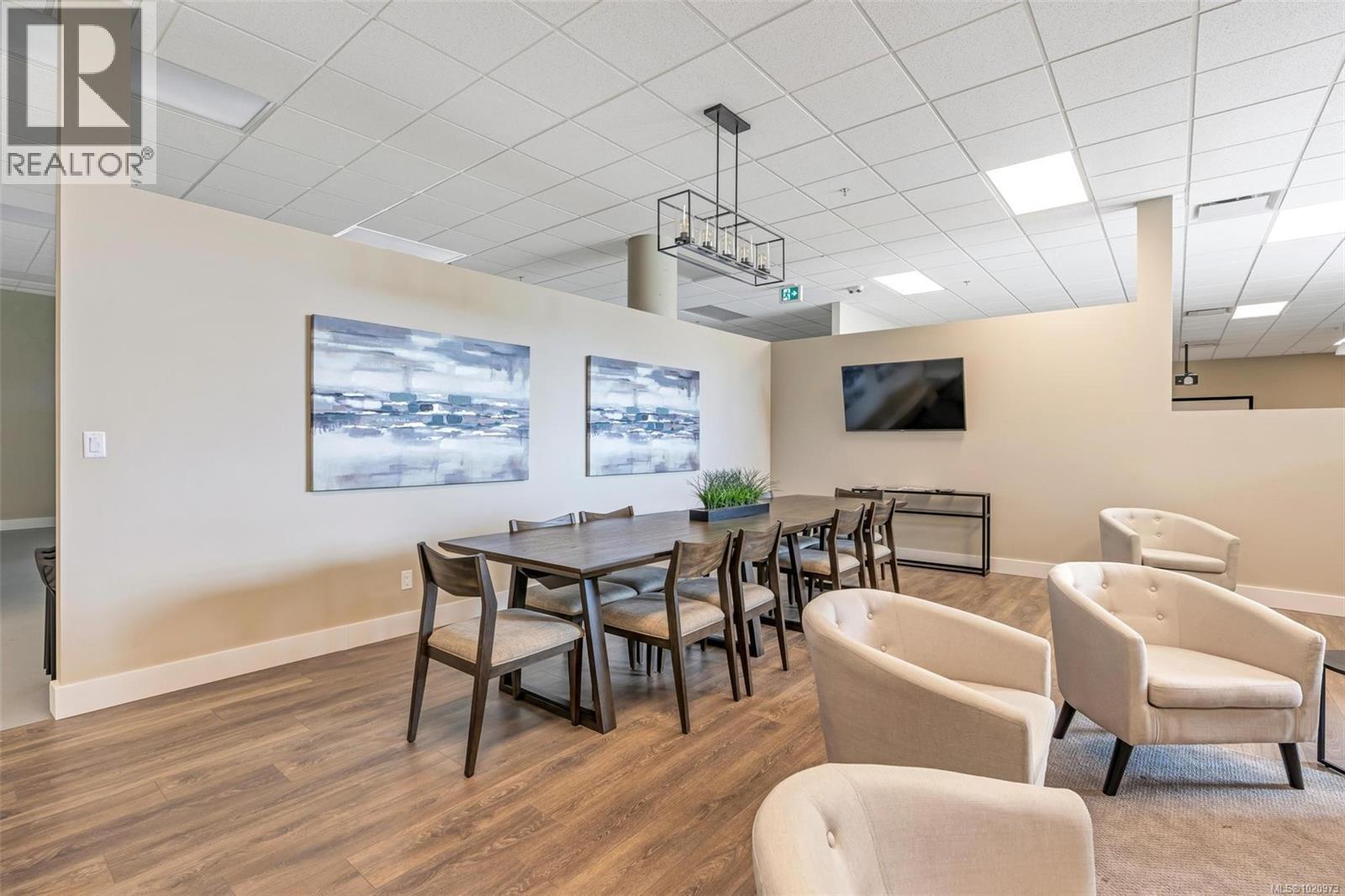 204 741 Travino Lane, Saanich