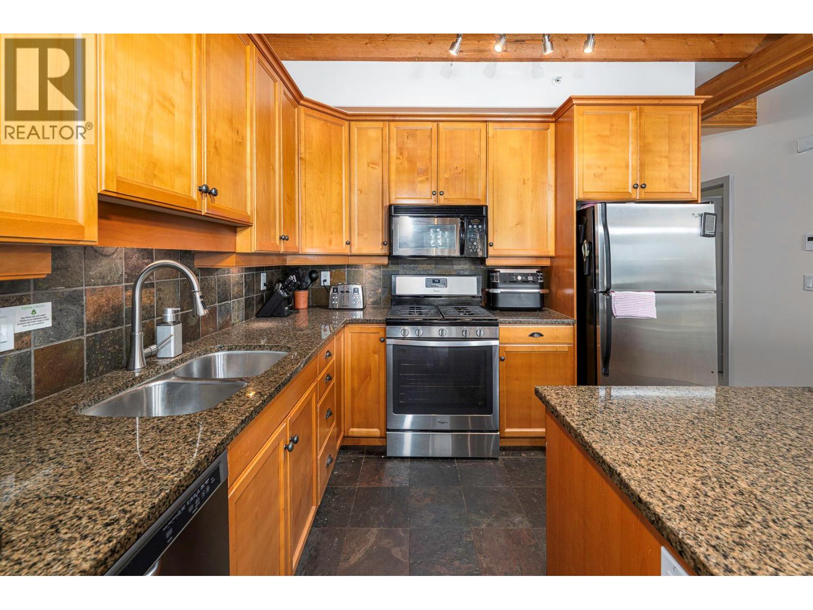 5940 Snowpines Way Unit# 2, Big White