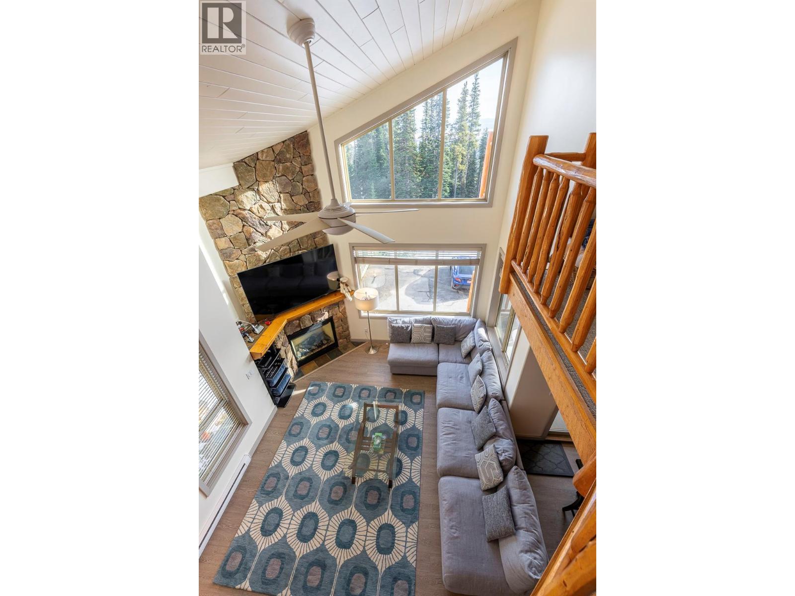 5940 Snowpines Way Unit# 2, Big White