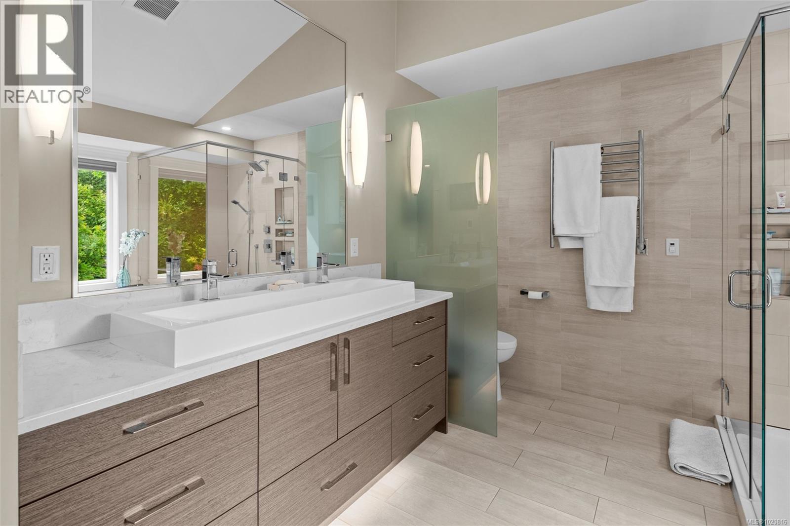  2013 Ferndale Road, Saanich