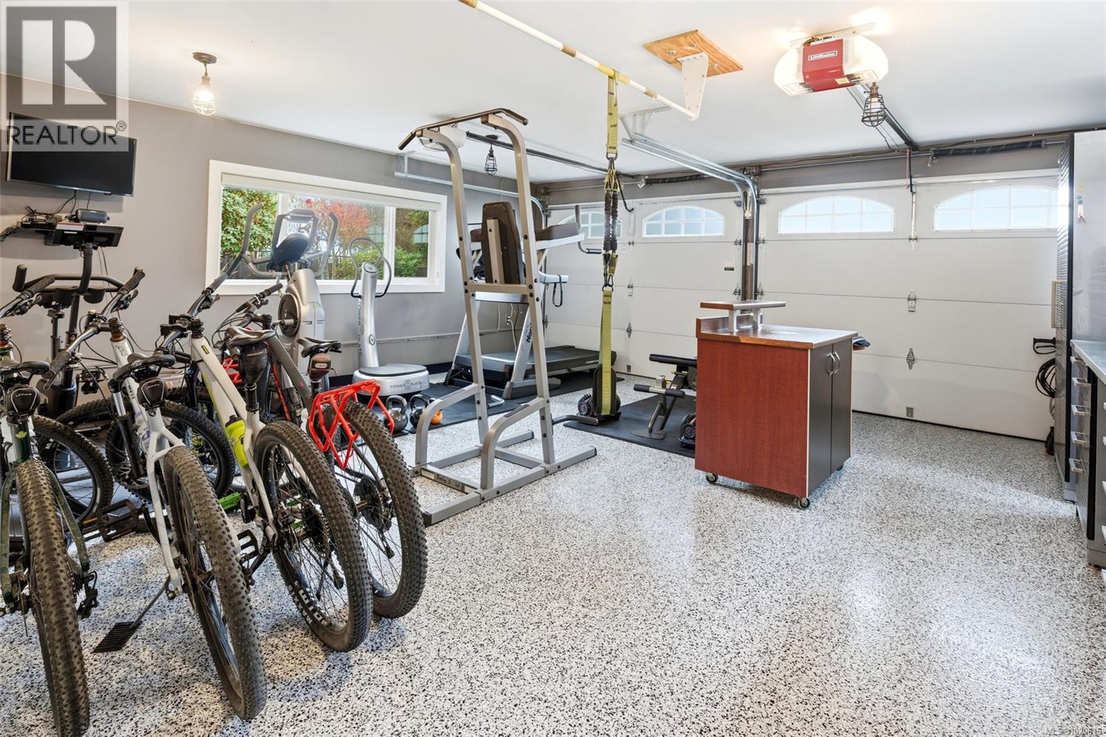  2013 Ferndale Road, Saanich