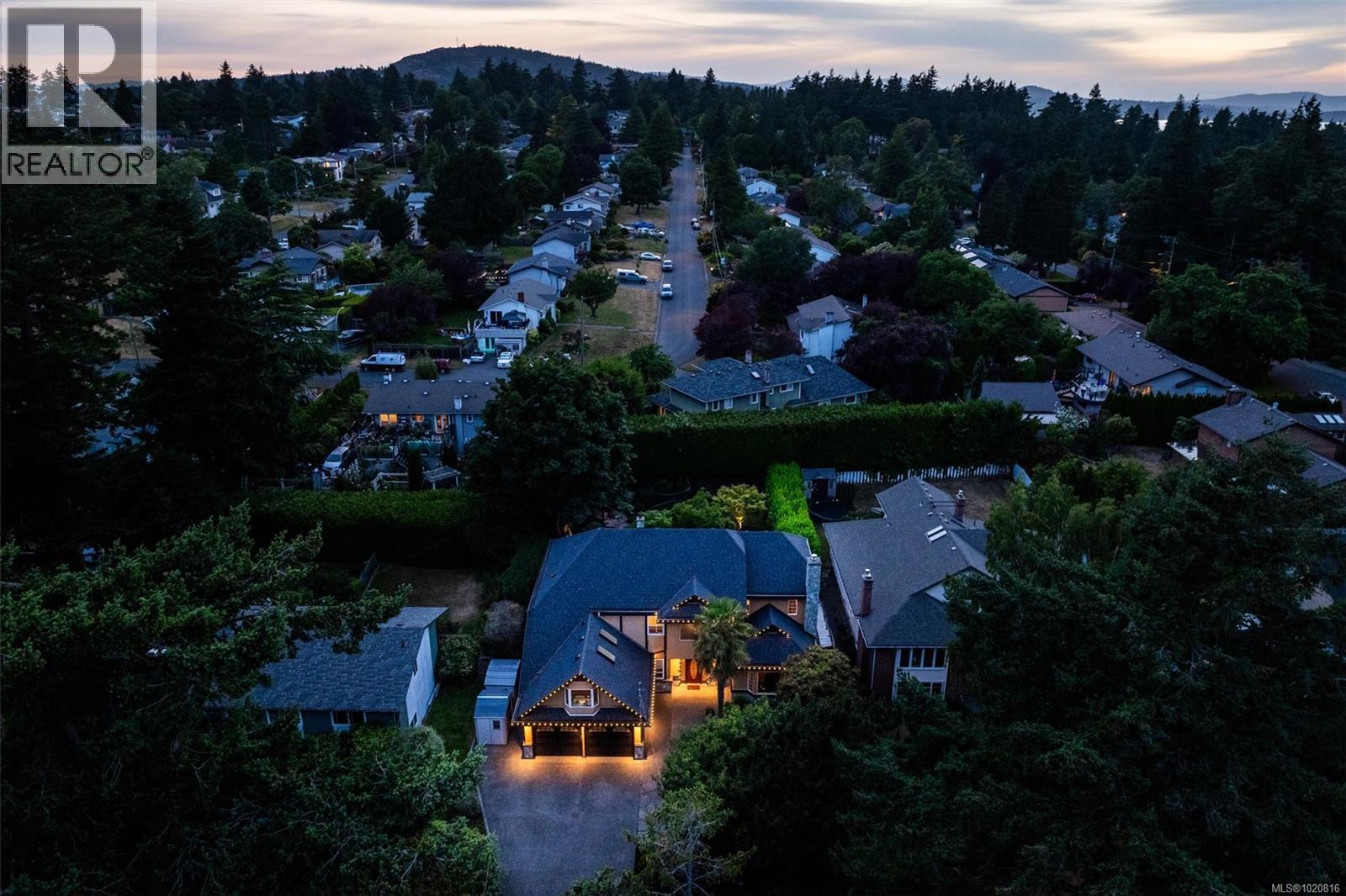  2013 Ferndale Road, Saanich