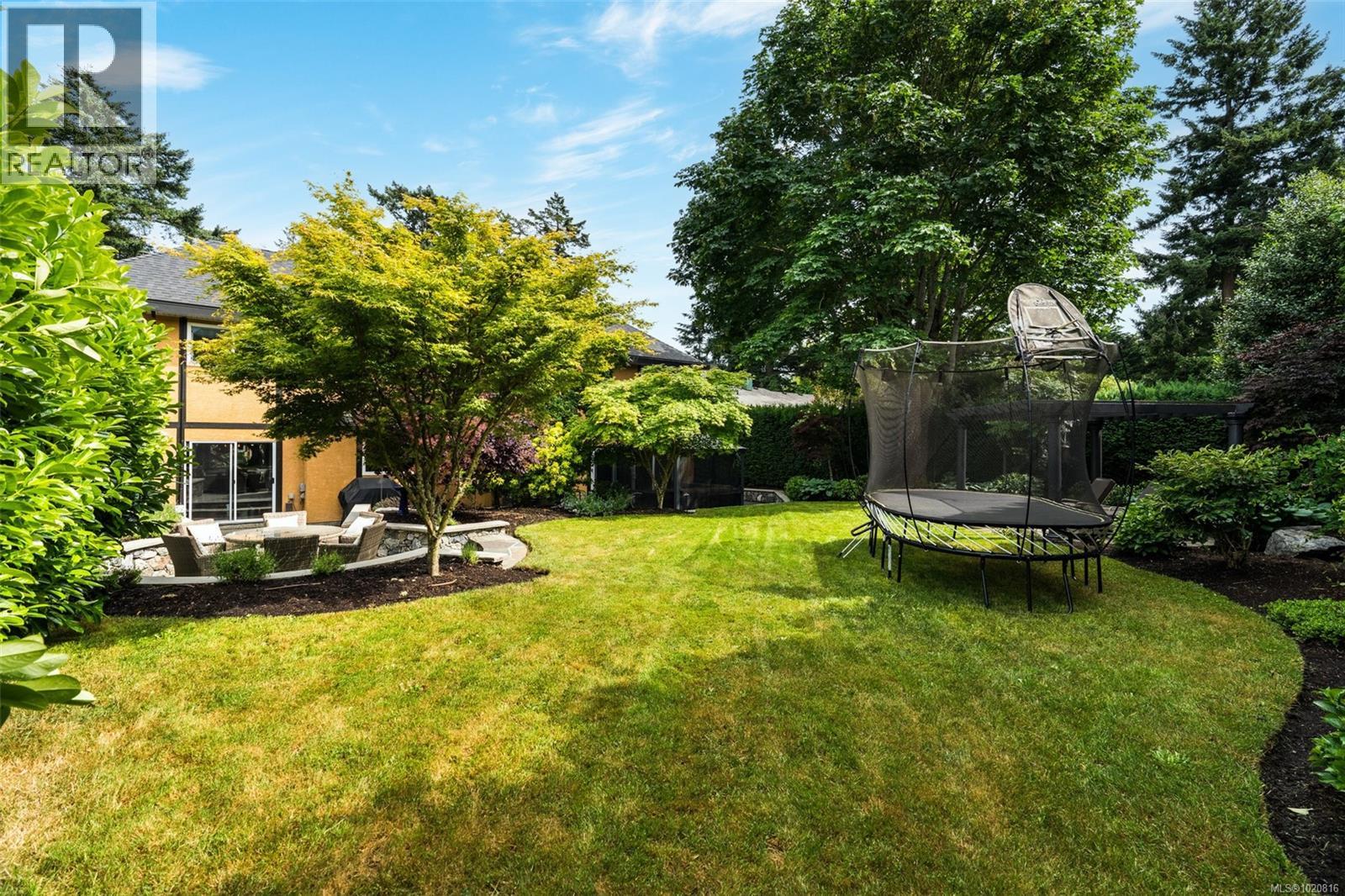  2013 Ferndale Road, Saanich