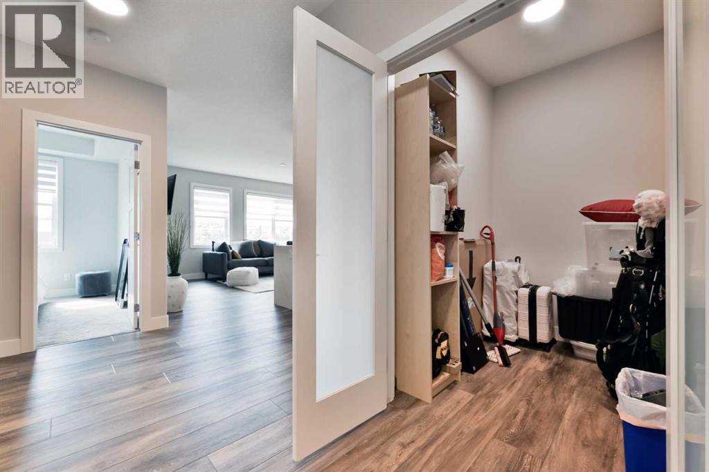 Single Family House for Sale in    Avenue SW Springbank Hill Calgary 