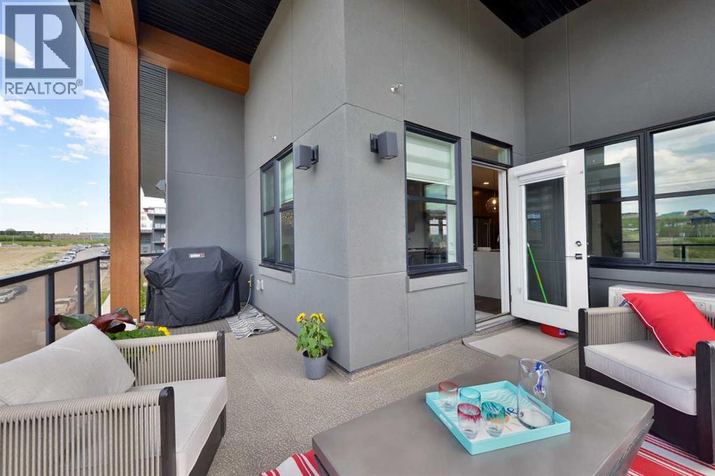 Single Family House for Sale in    Avenue SW Springbank Hill Calgary 