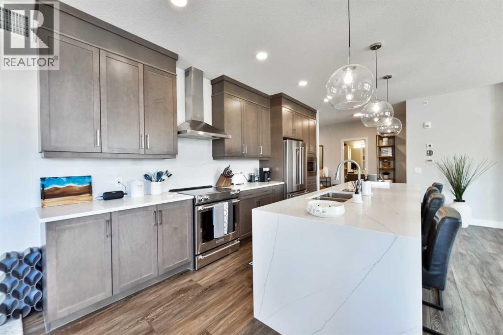 Single Family House for Sale in    Avenue SW Springbank Hill Calgary 