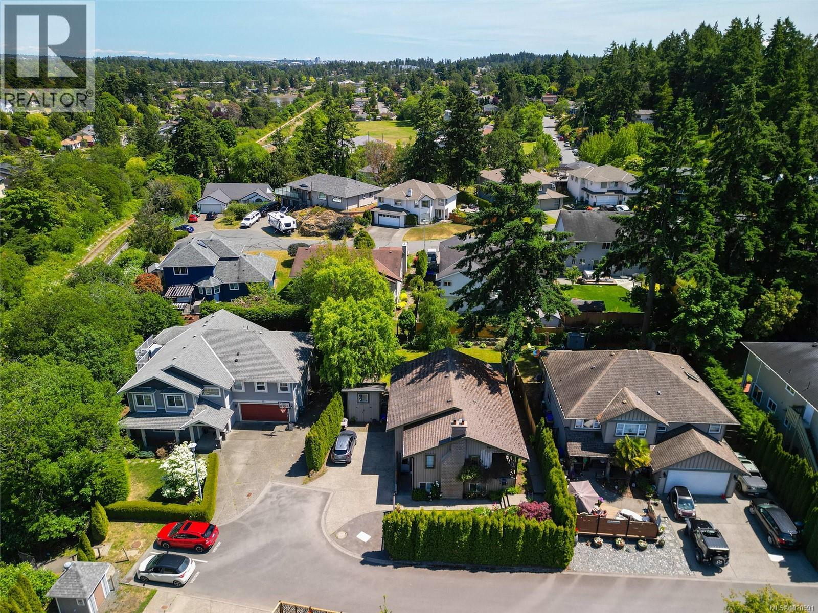 110 Jedburgh Pl, View Royal