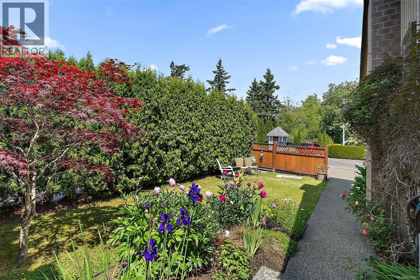 110 Jedburgh Pl, View Royal