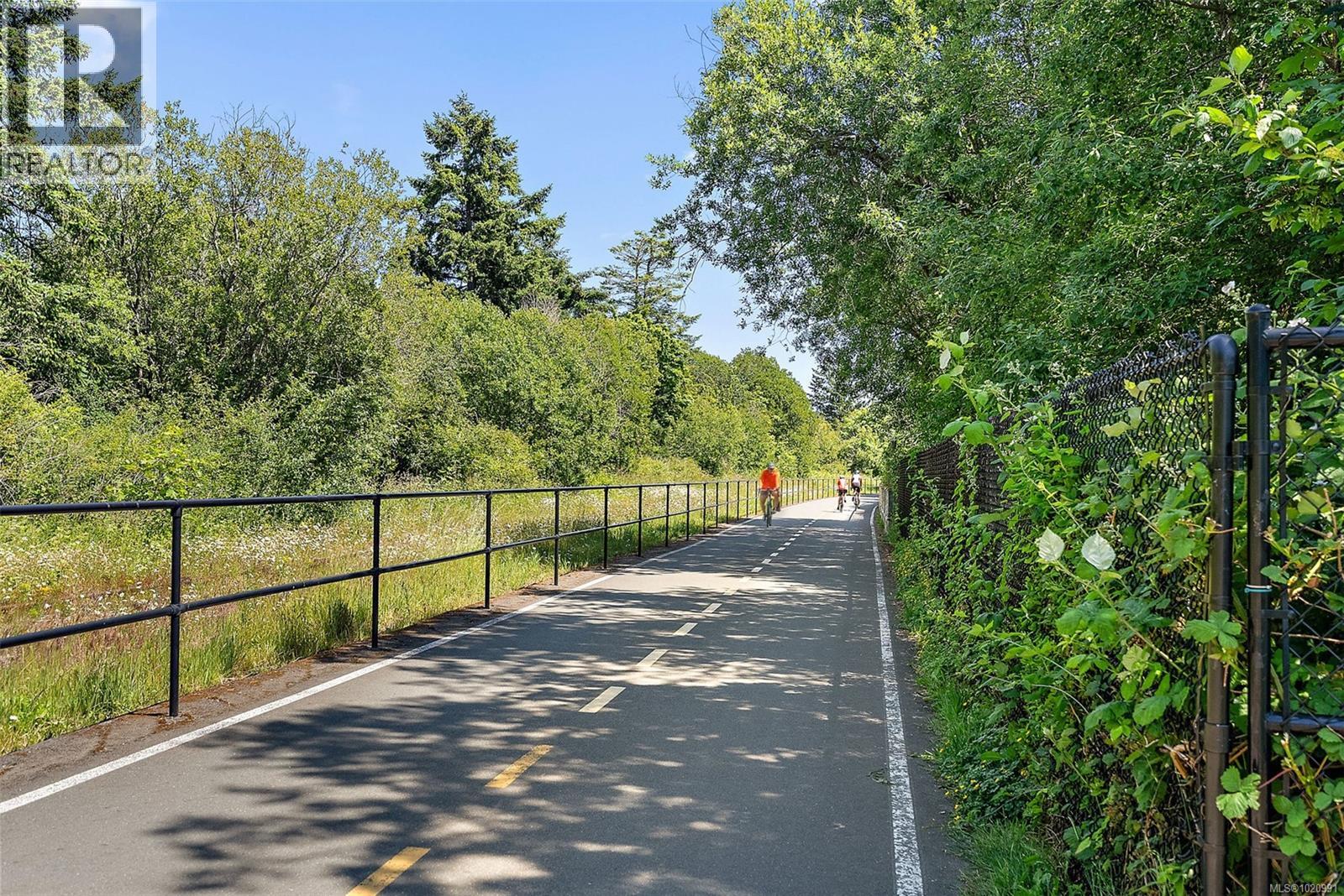 110 Jedburgh Pl, View Royal