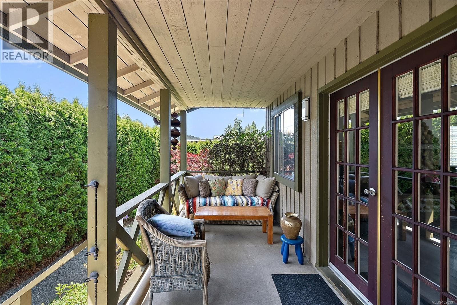 110 Jedburgh Pl, View Royal