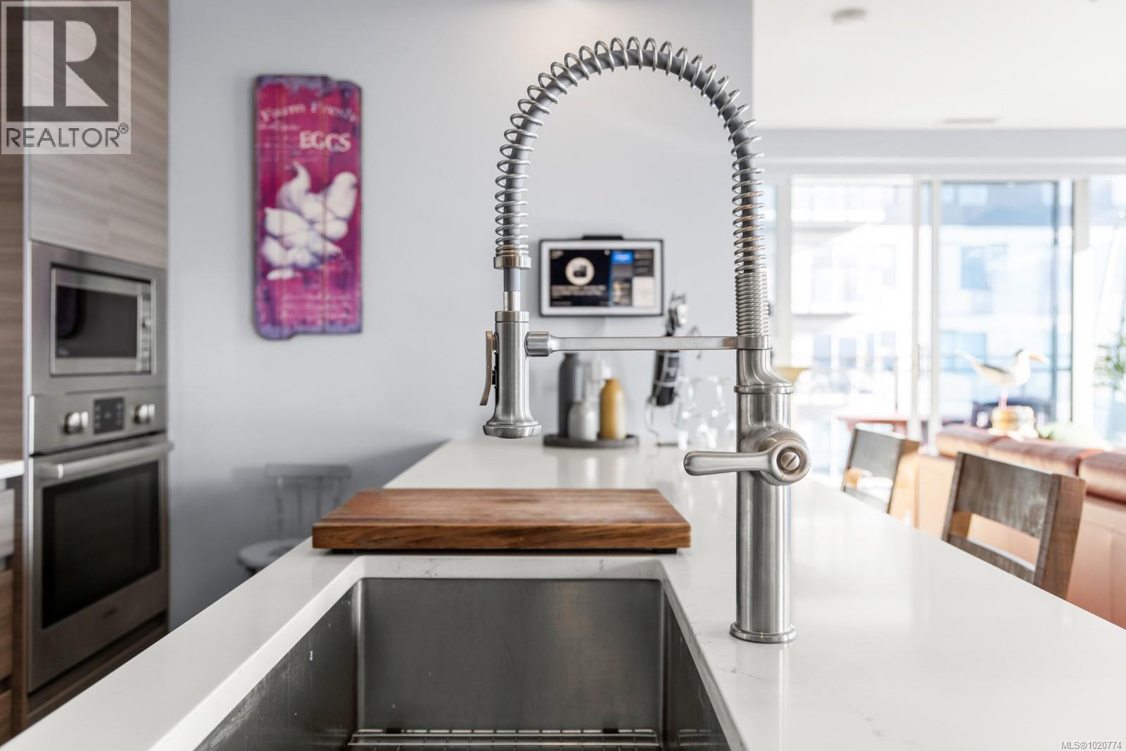 2105 777 Herald St, Victoria