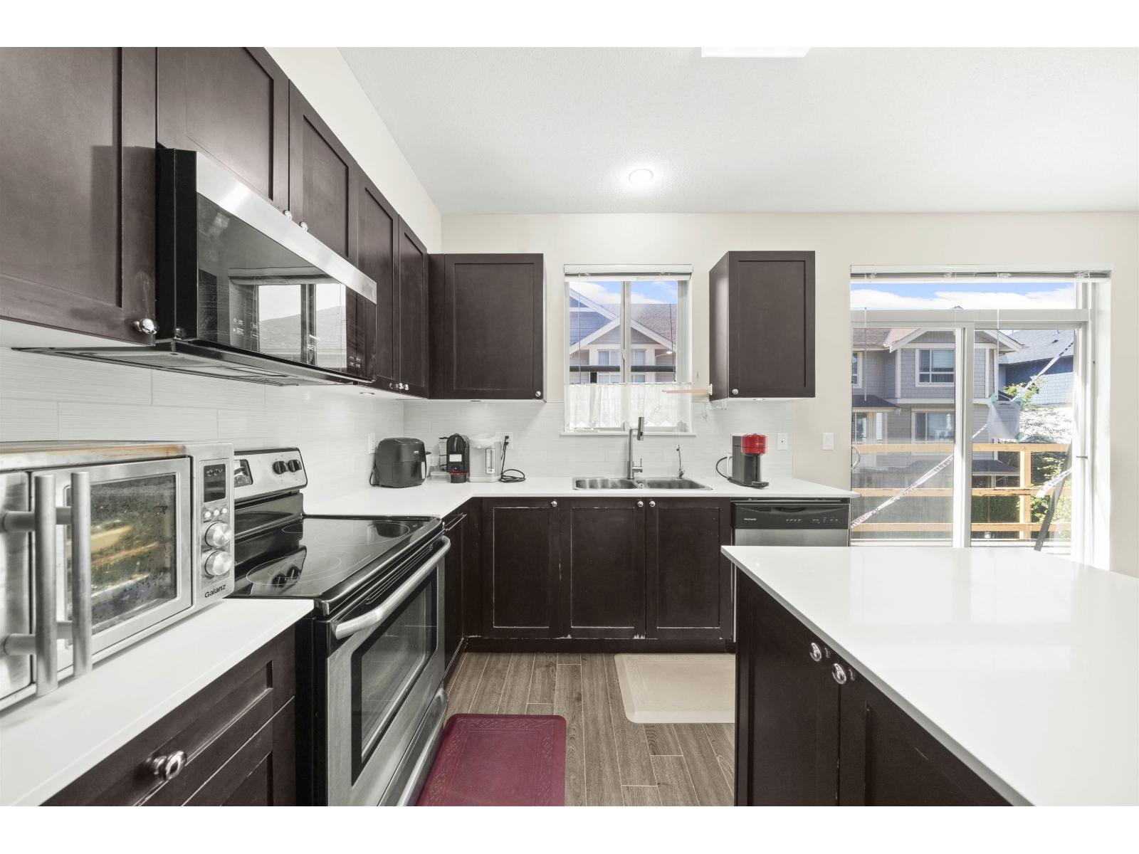 4 19752 55A AVENUE, Langley