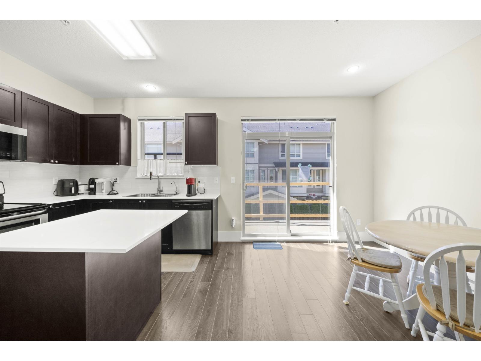 4 19752 55A AVENUE, Langley