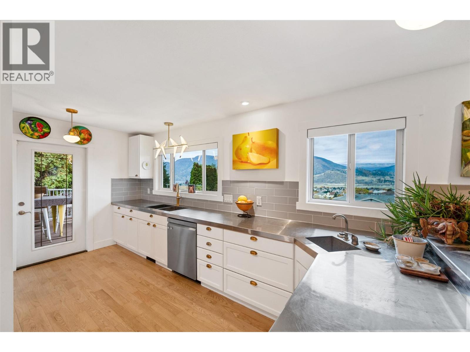 162 DARTMOUTH Place, Penticton