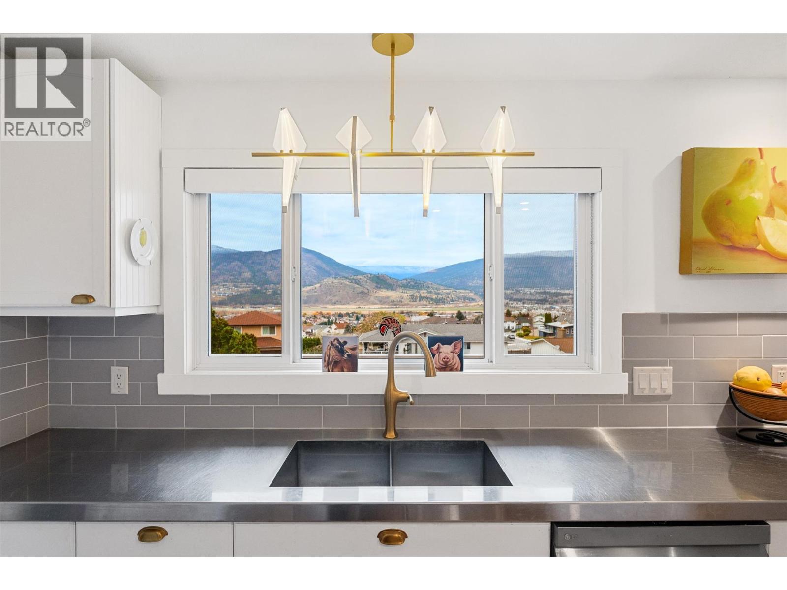 162 DARTMOUTH Place, Penticton