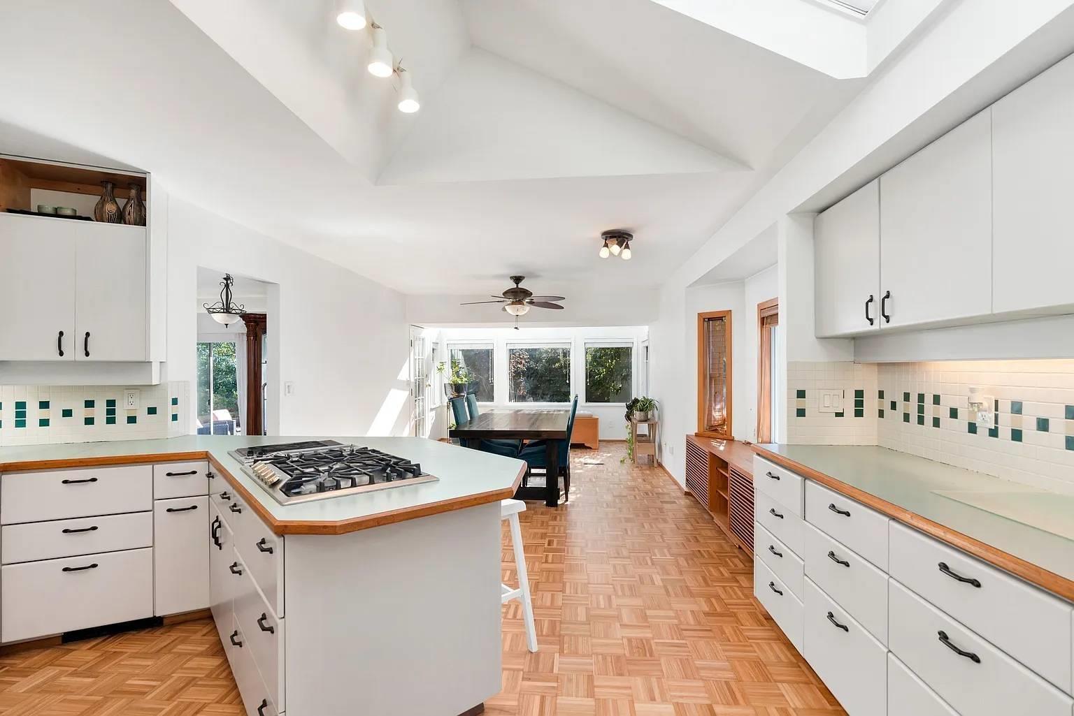 14098 20 AVENUE, Surrey