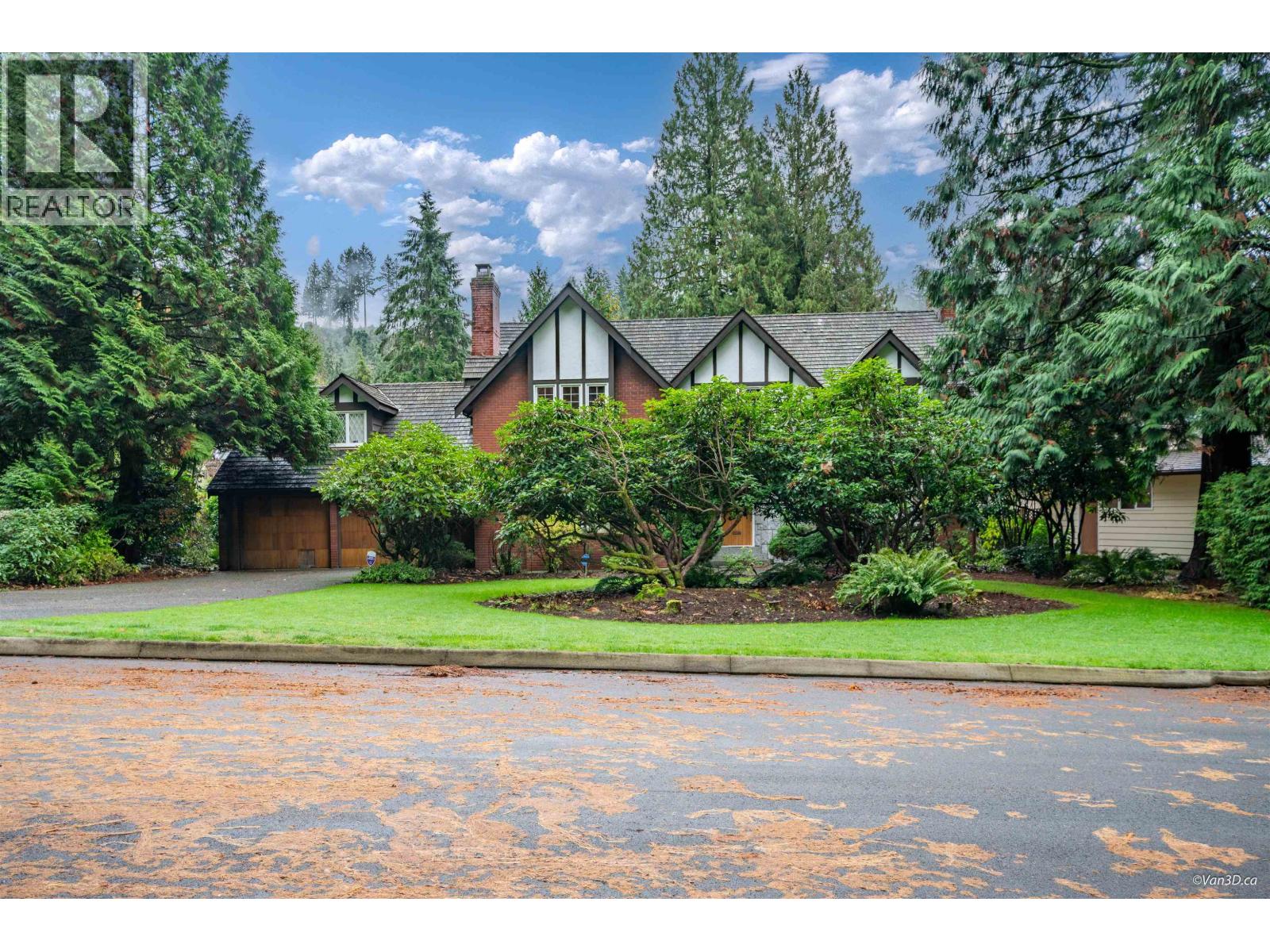 1226 SEYMOUR BOULEVARD, North Vancouver