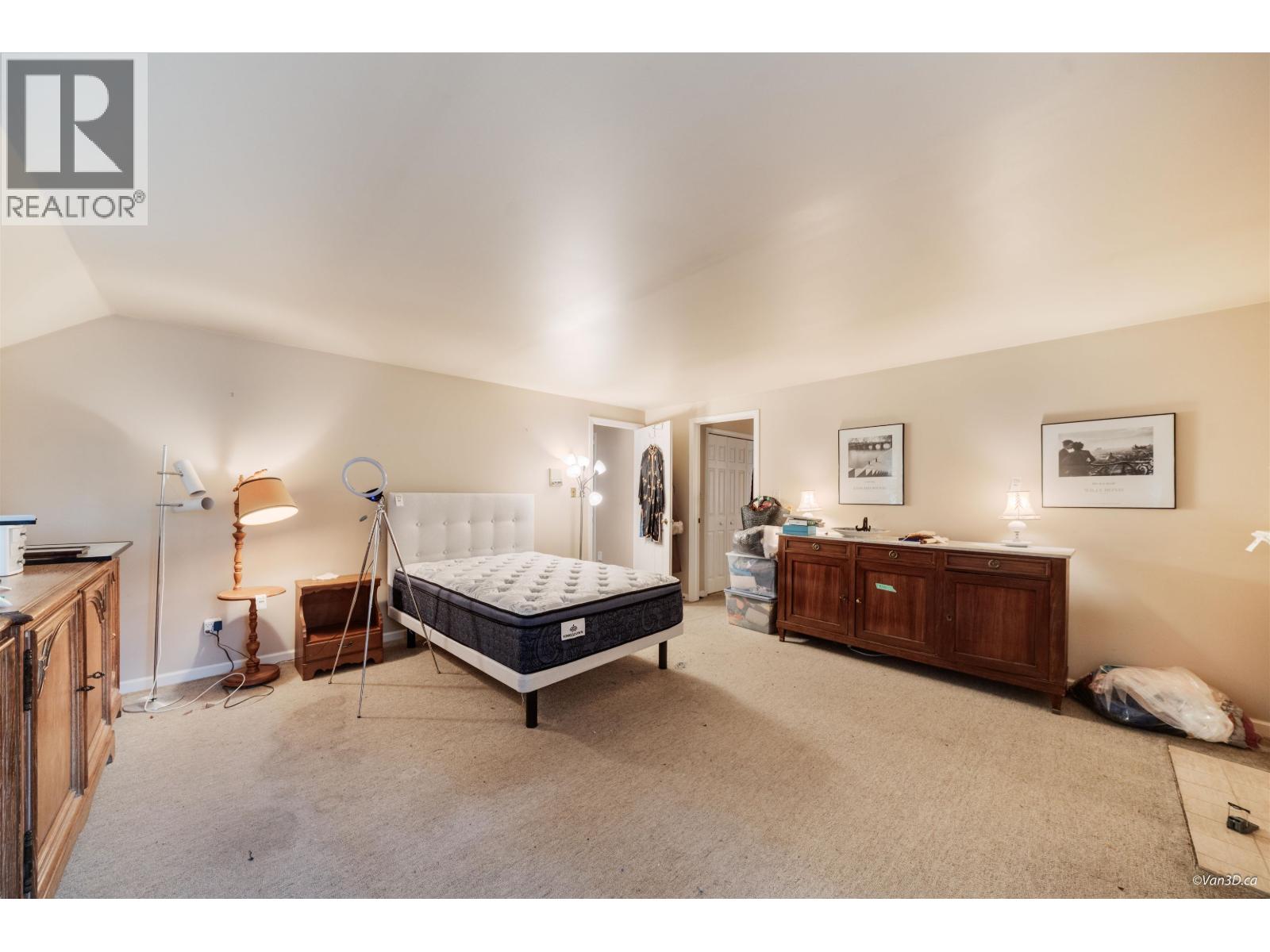 1226 SEYMOUR BOULEVARD, North Vancouver