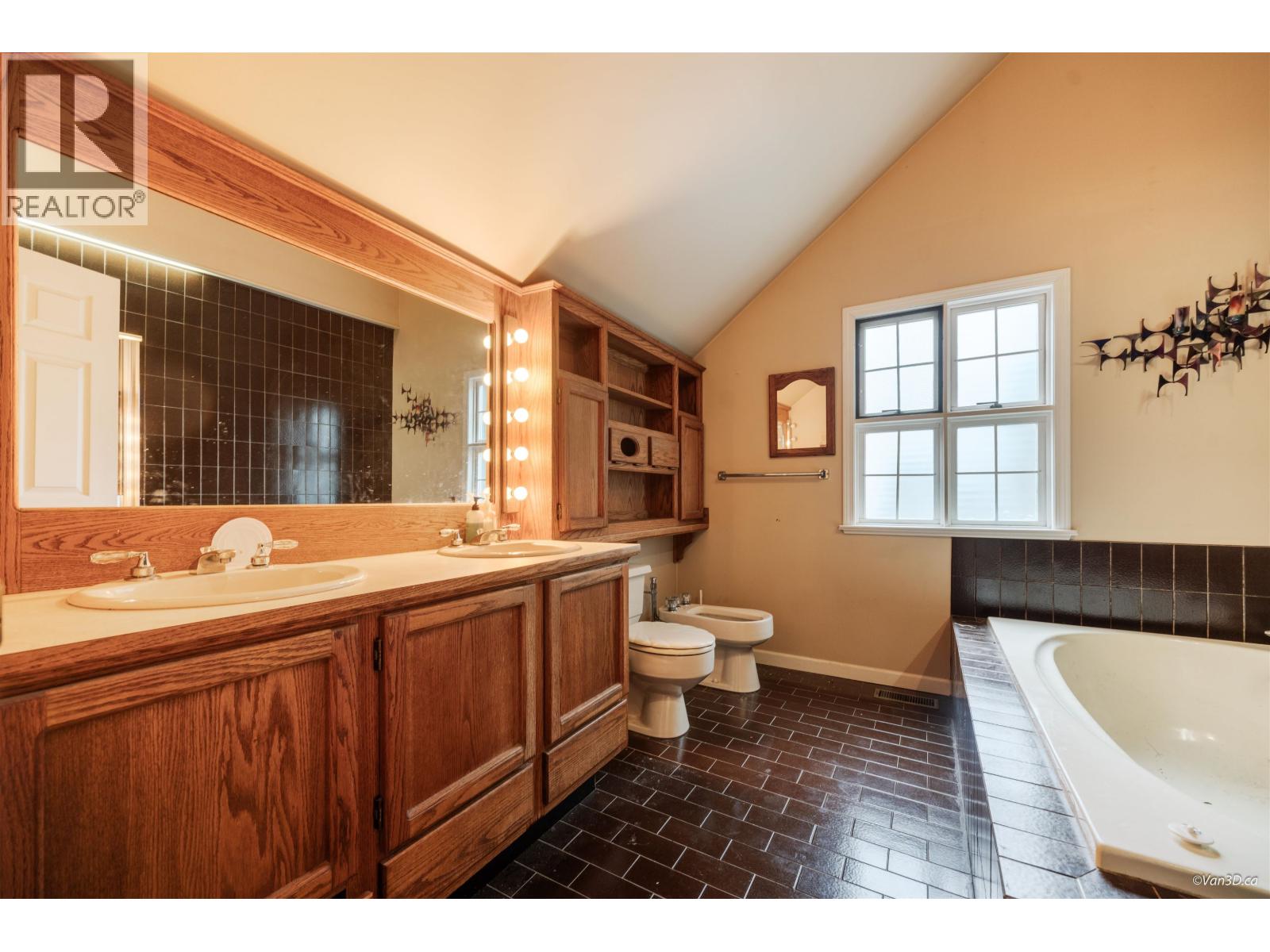 1226 SEYMOUR BOULEVARD, North Vancouver