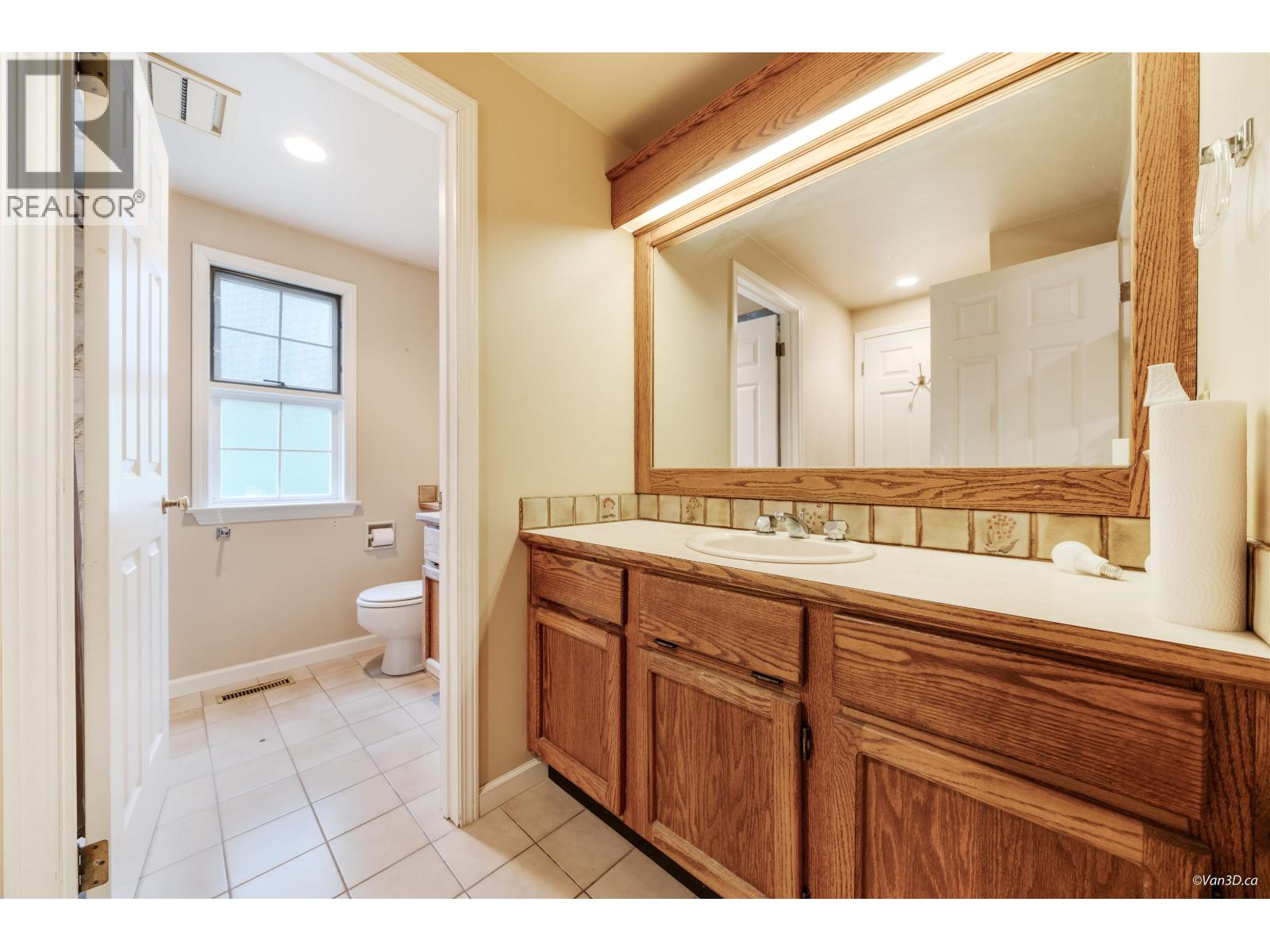 1226 SEYMOUR BOULEVARD, North Vancouver