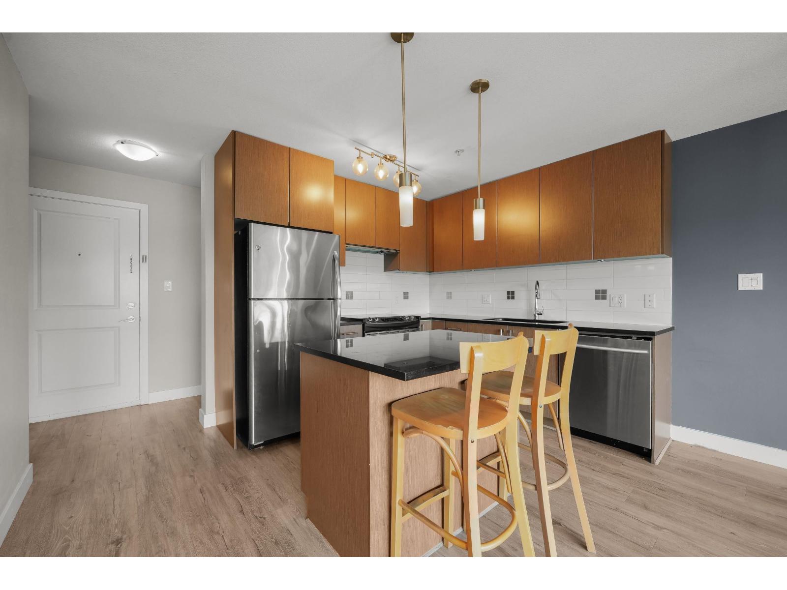 313 15745 CROYDON DRIVE, Surrey