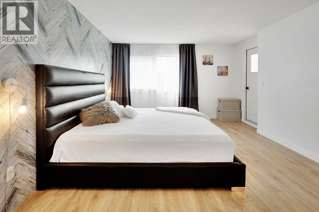 208 1220 FALCON DRIVE, Coquitlam