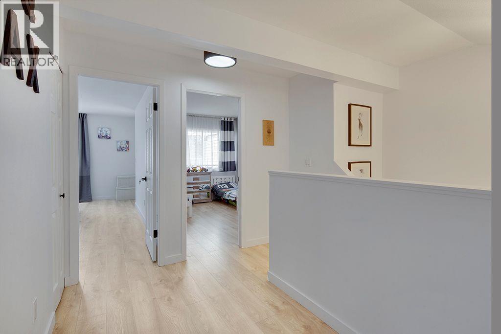 208 1220 FALCON DRIVE, Coquitlam