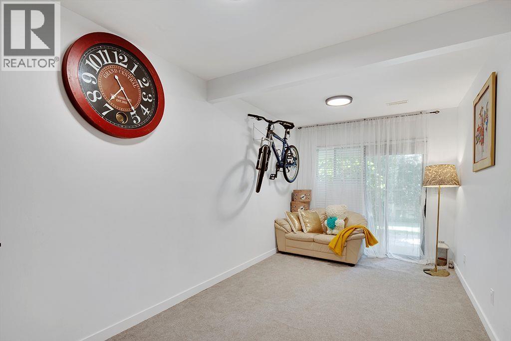 208 1220 FALCON DRIVE, Coquitlam