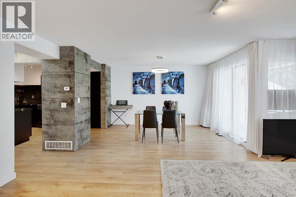 208 1220 FALCON DRIVE, Coquitlam