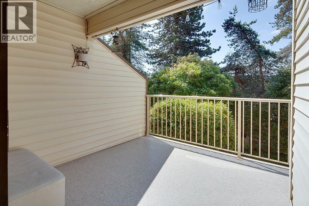 208 1220 FALCON DRIVE, Coquitlam