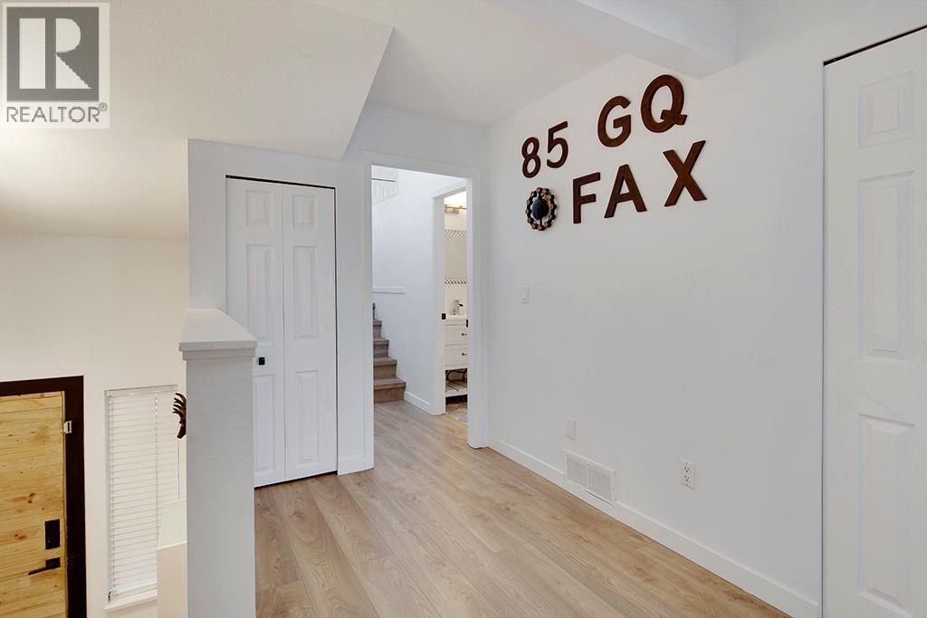 208 1220 FALCON DRIVE, Coquitlam