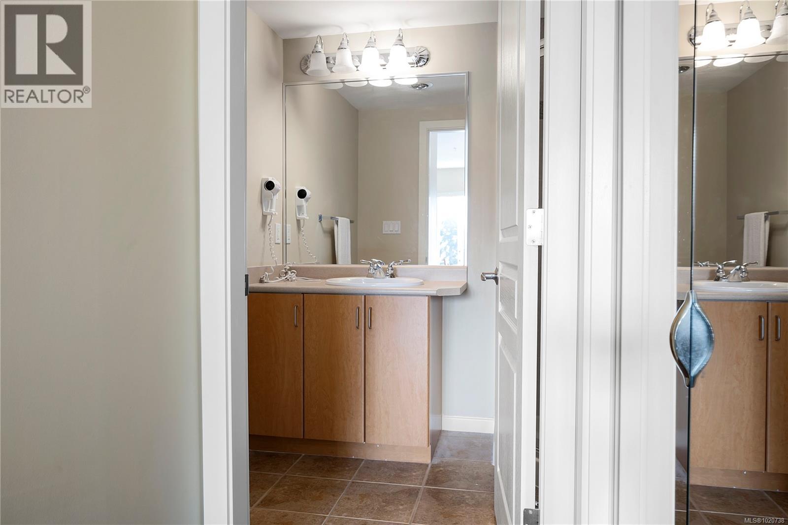 301 1280 Alpine Rd, Courtenay