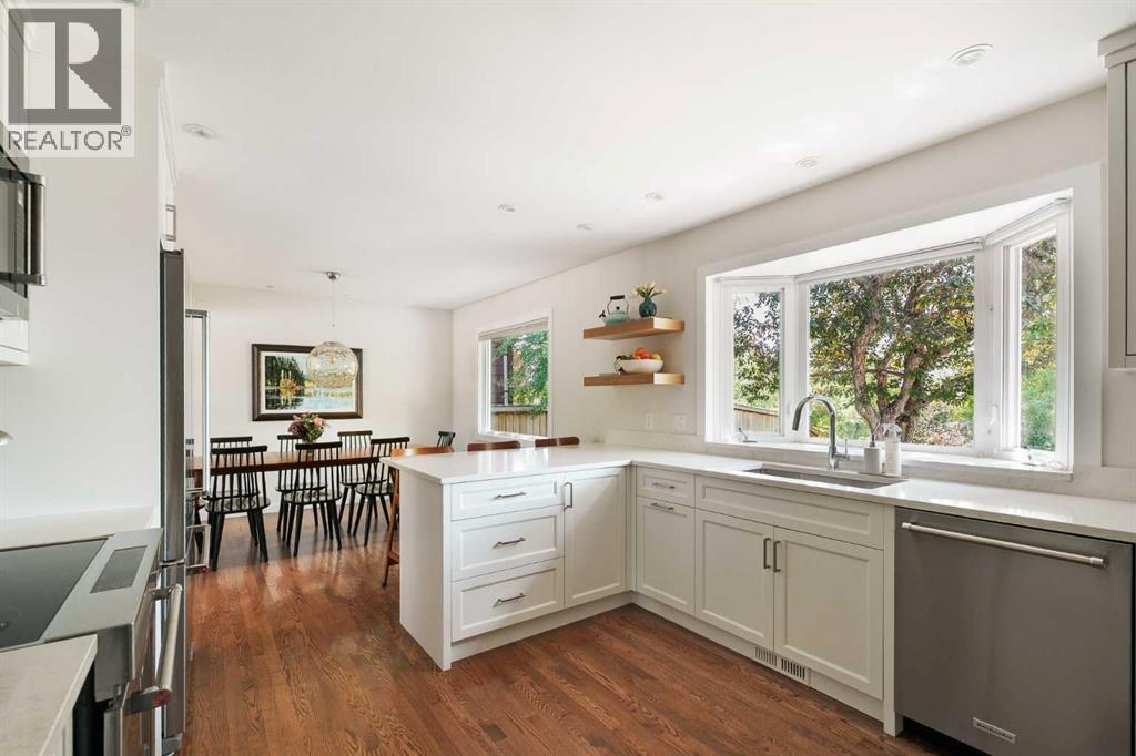 1571 Windsor Street NW, Calgary, Alberta