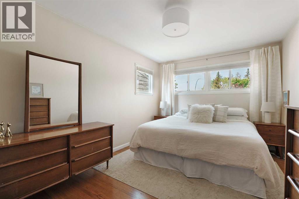 Single Family House Bungalow for Sale in  Windsor Street NW St Andrews Heights Calgary 