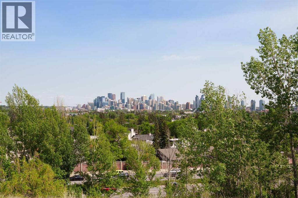 Single Family House Bungalow for Sale in  Windsor Street NW St Andrews Heights Calgary 