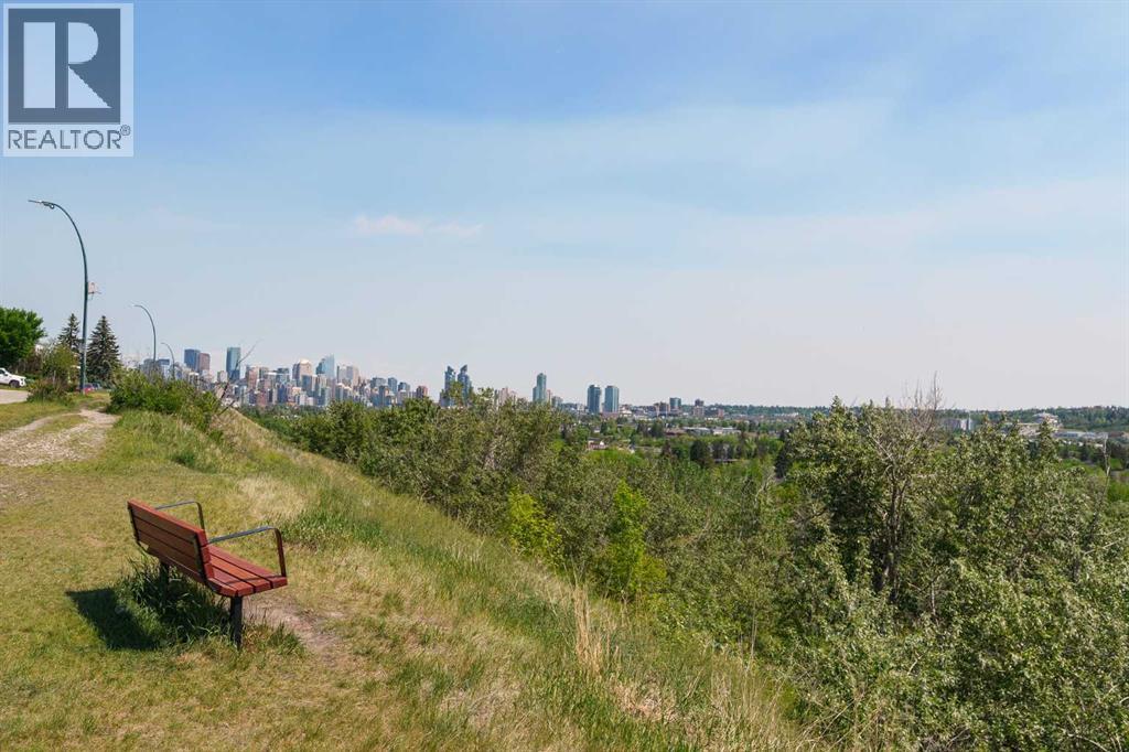 Single Family House Bungalow for Sale in  Windsor Street NW St Andrews Heights Calgary 