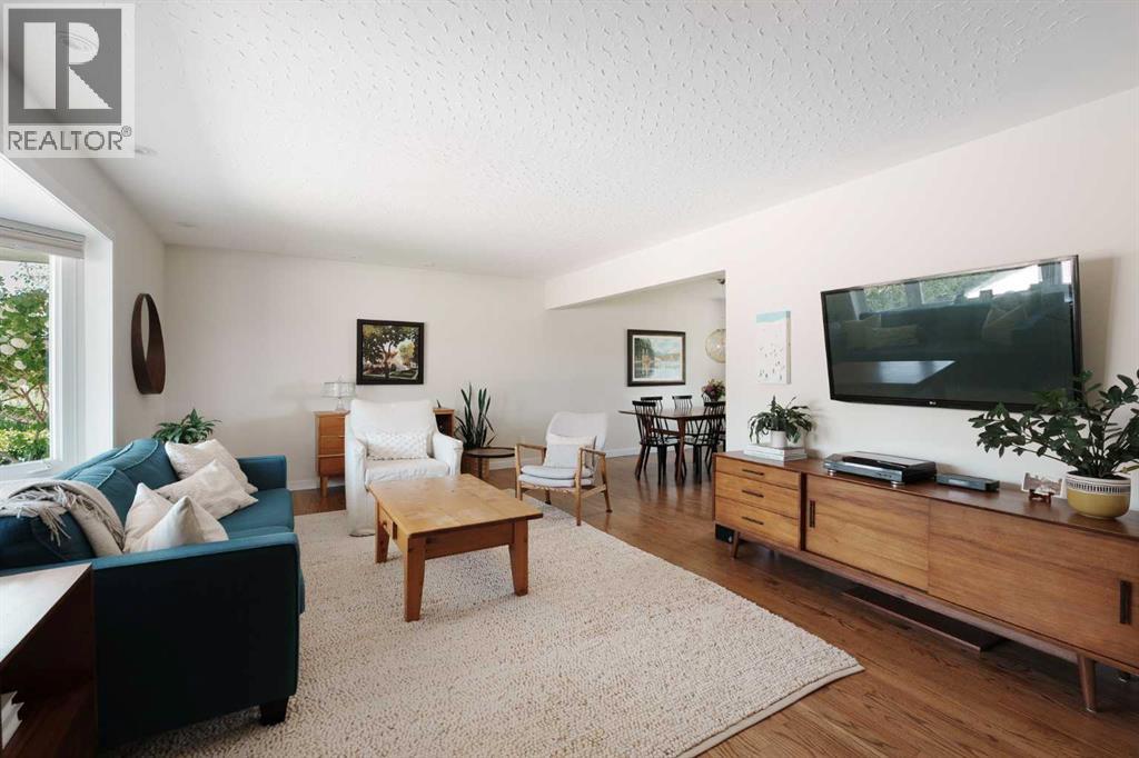 Single Family House Bungalow for Sale in  Windsor Street NW St Andrews Heights Calgary 