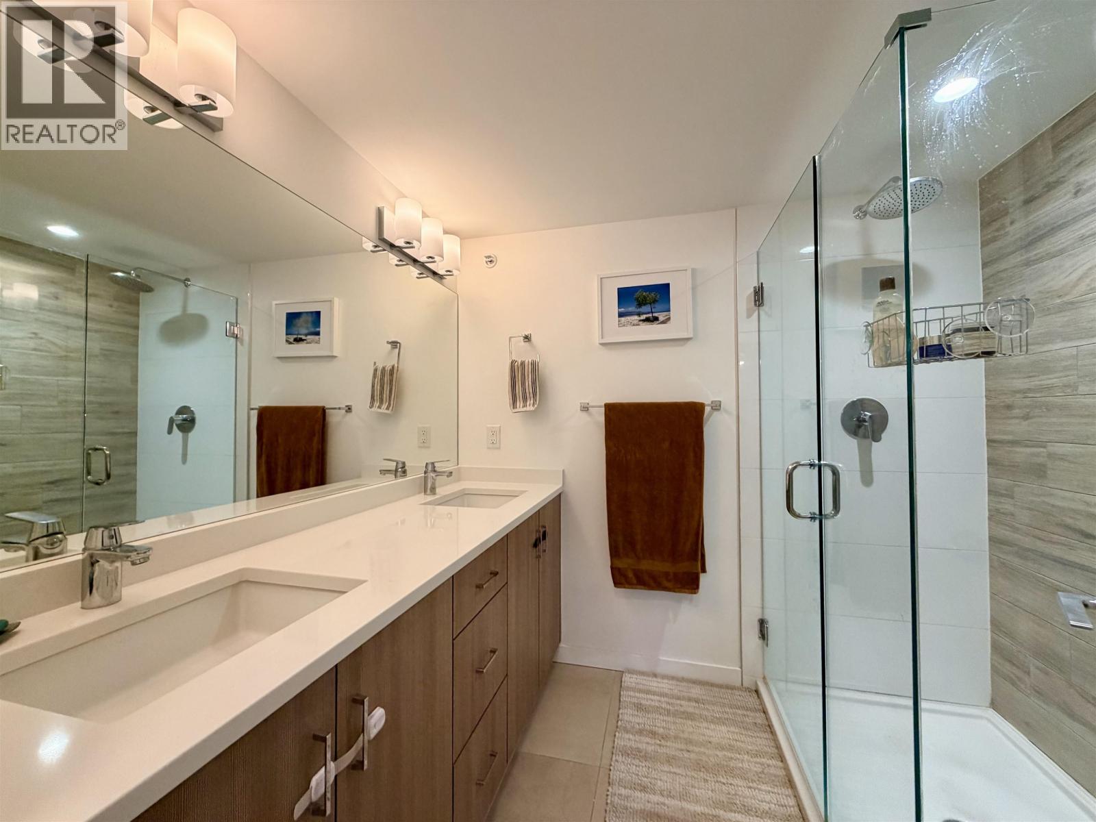 64 39769 GOVERNMET ROAD, Squamish