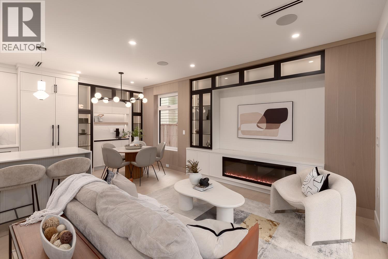 2 2976 W 13TH AVENUE, Vancouver