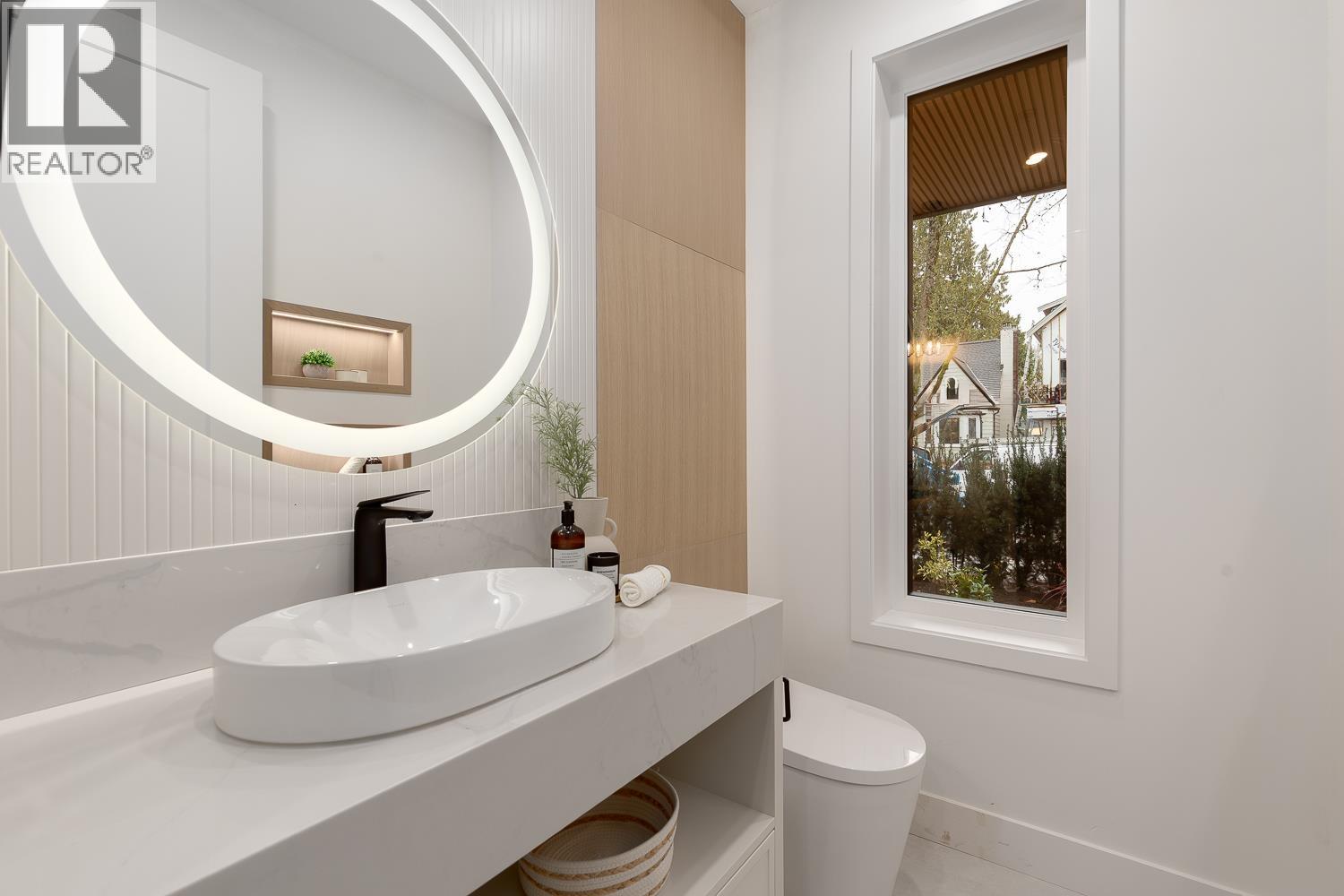 2 2976 W 13TH AVENUE, Vancouver